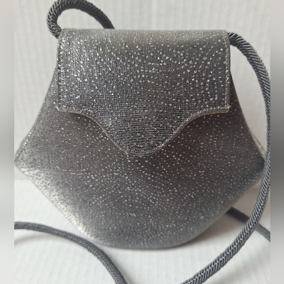 Vintage Stuart Weiztman Gray W/Sparkle Snap Closure Clam Shell Shoulder Bag - Picture 2 of 8